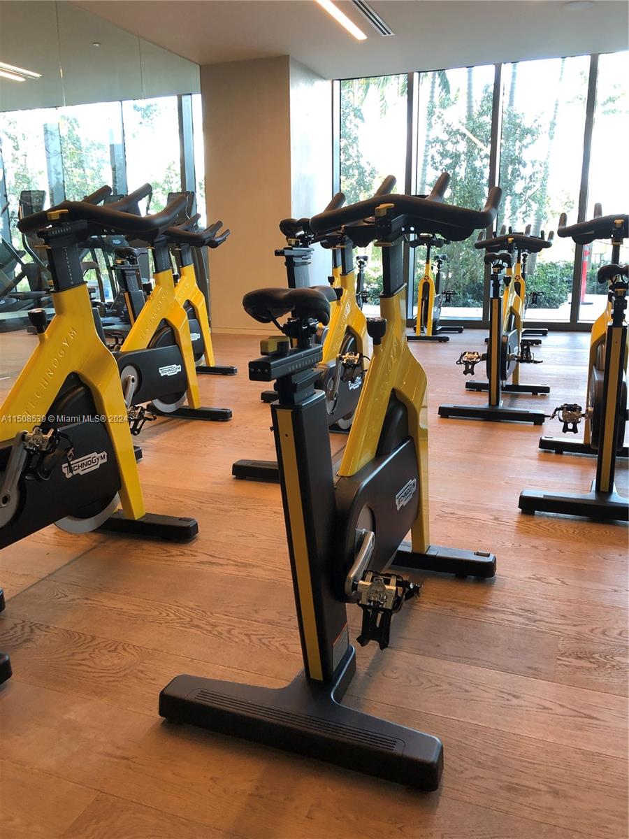 480 NE 31st St # 2106