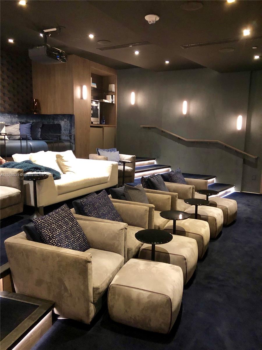 480 NE 31st St # 2106