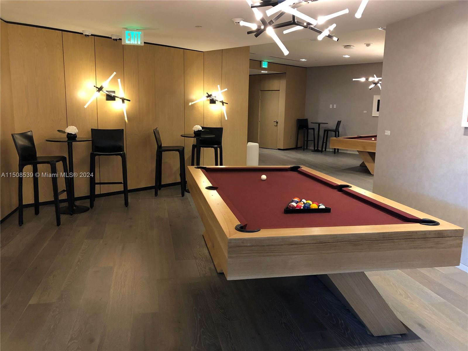 480 NE 31st St # 2106