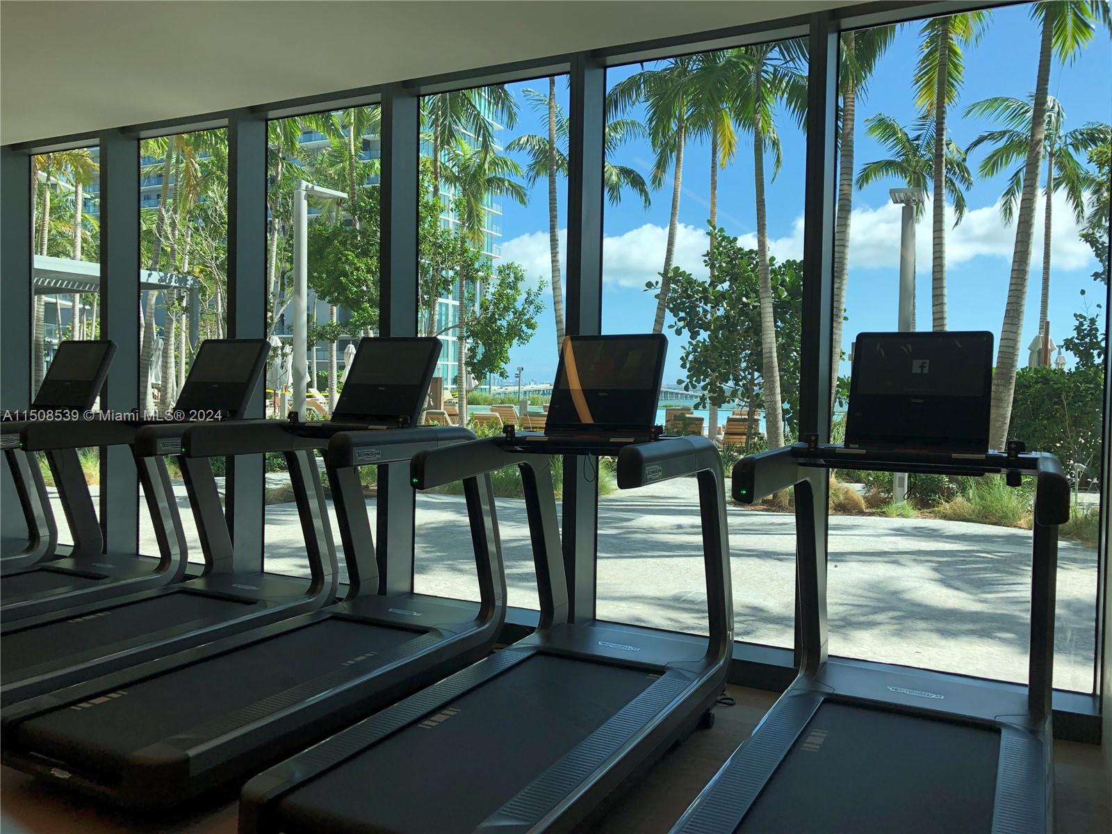 480 NE 31st St # 2106