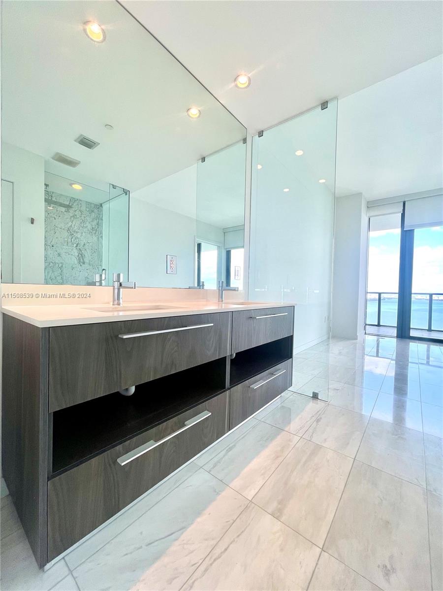 480 NE 31st St # 2106