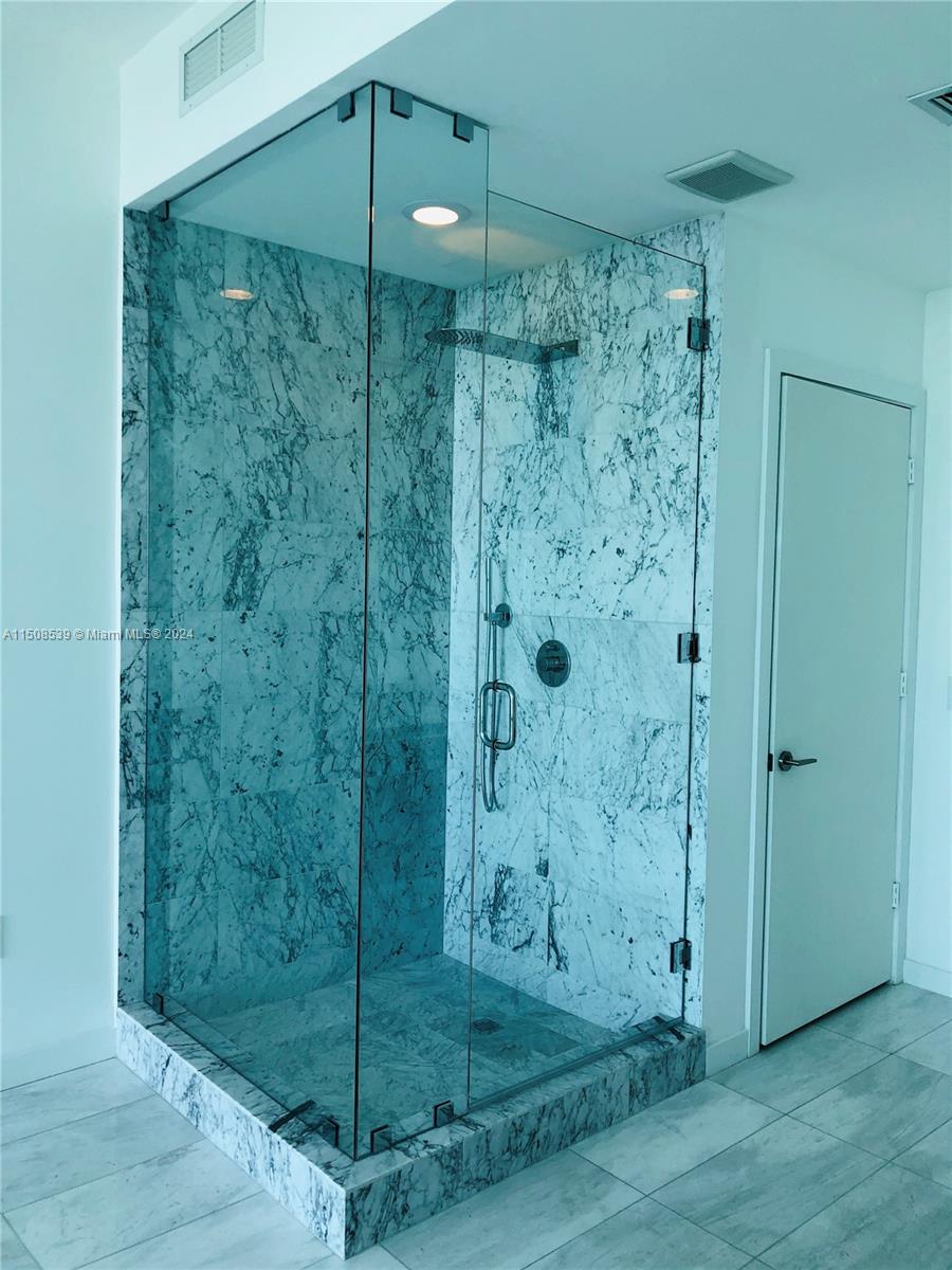 480 NE 31st St # 2106