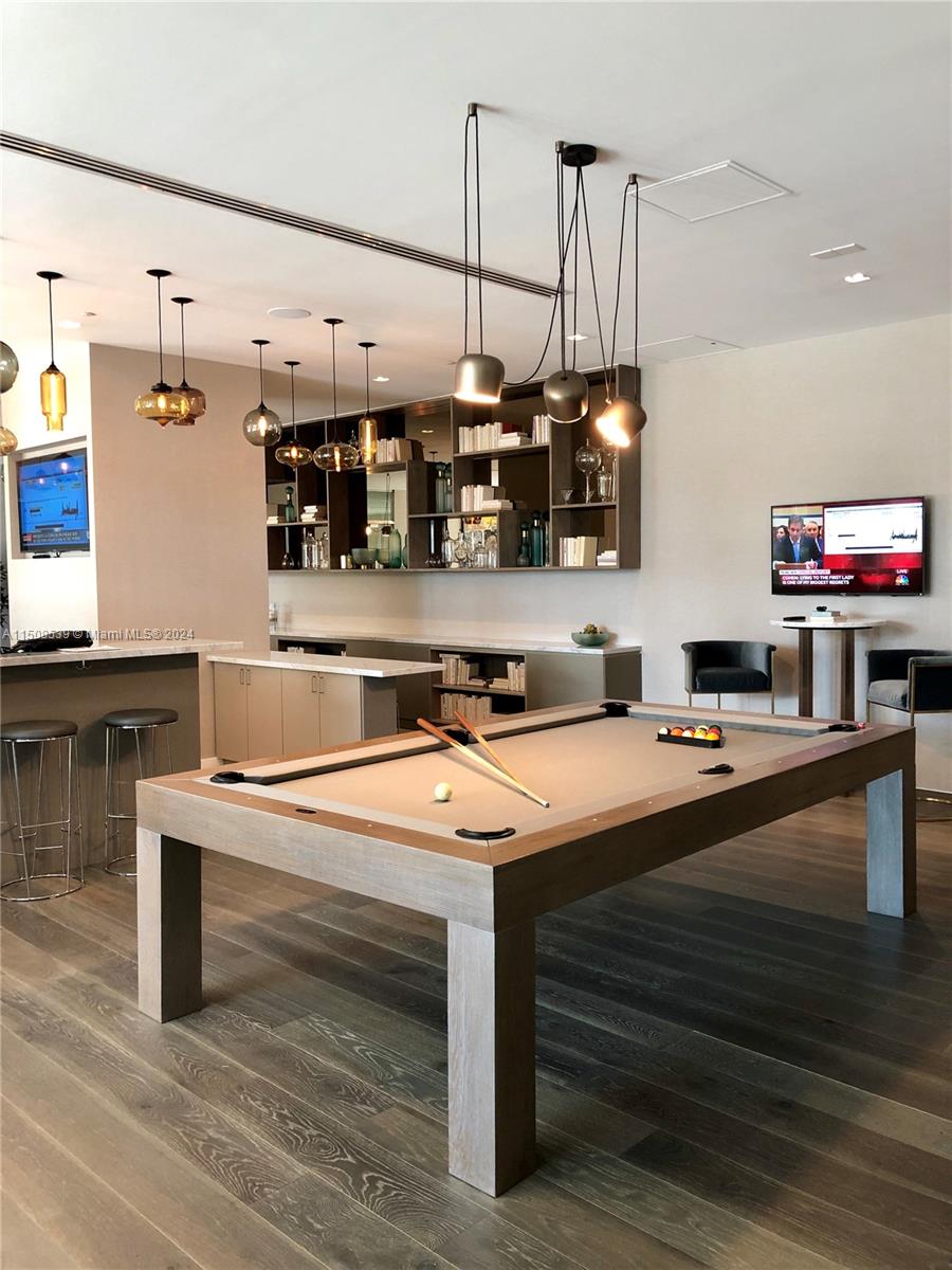 480 NE 31st St # 2106