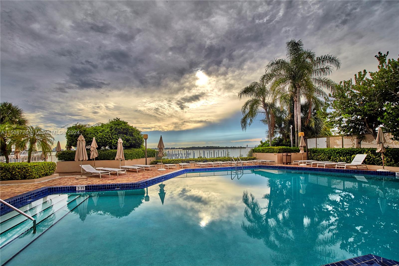 11113 Biscayne Blvd # 551