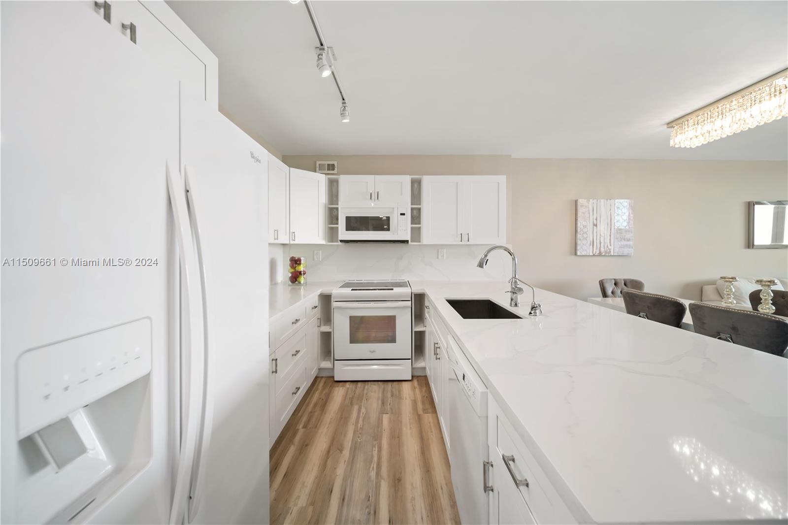 5 Island Ave # 10E