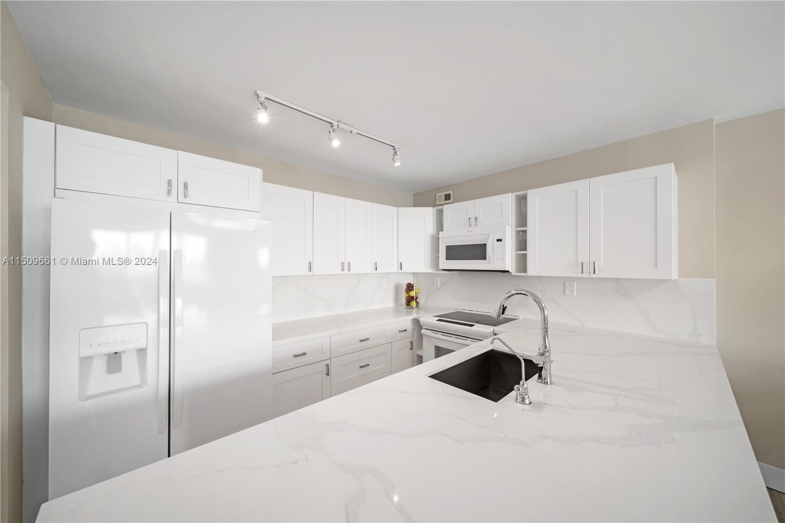 5 Island Ave # 10E