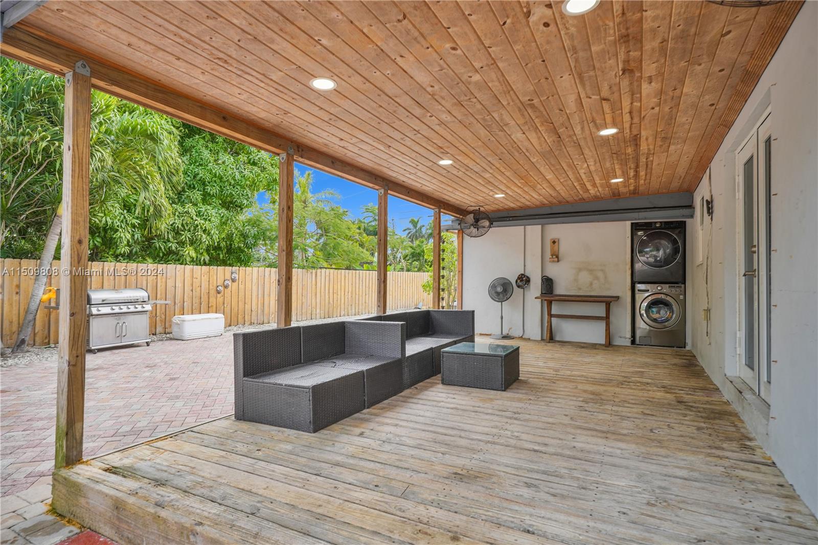 1044 NW 6th Ave