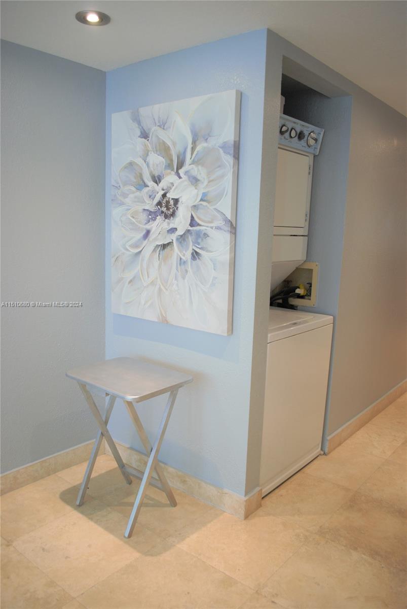 1717 N Bayshore Dr # 2446 Unit: A-2446