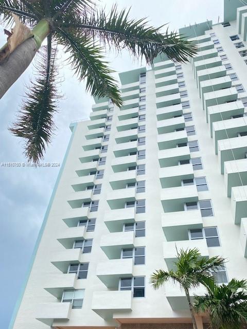2899 Collins Ave # 1743