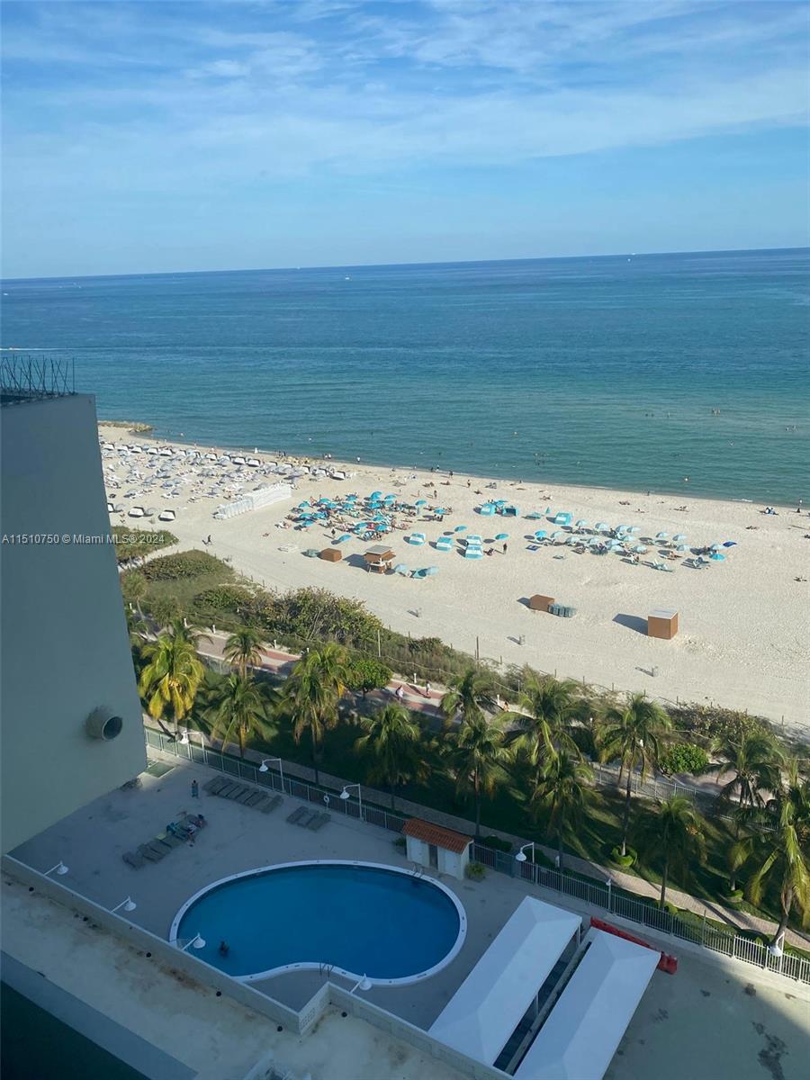 2899 Collins Ave # 1743