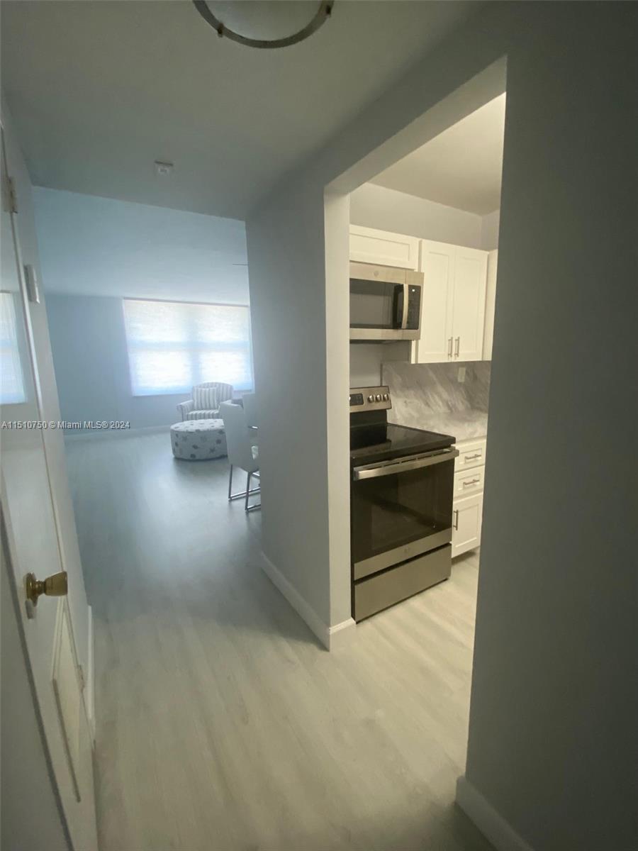 2899 Collins Ave # 1743