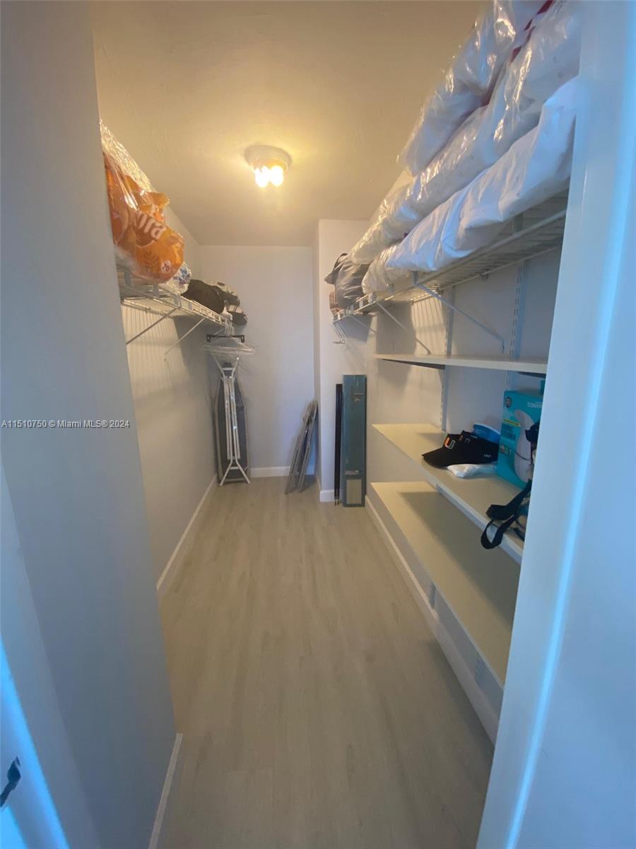 2899 Collins Ave # 1743