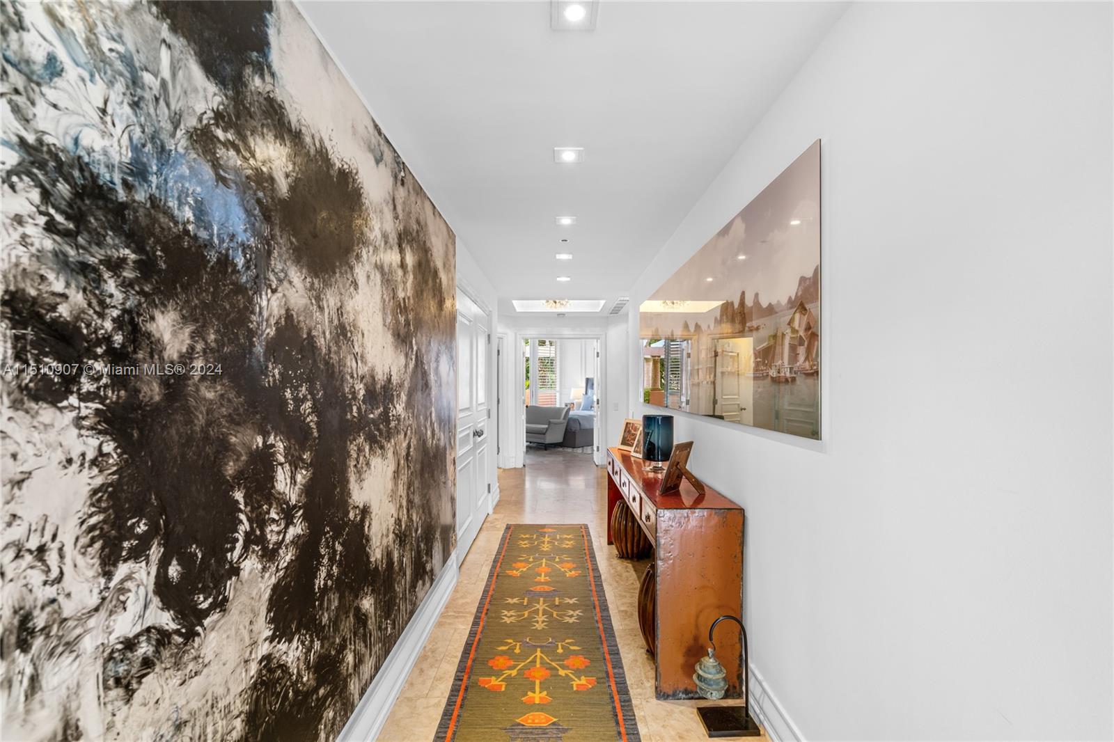 10 Edgewater Dr # 3E