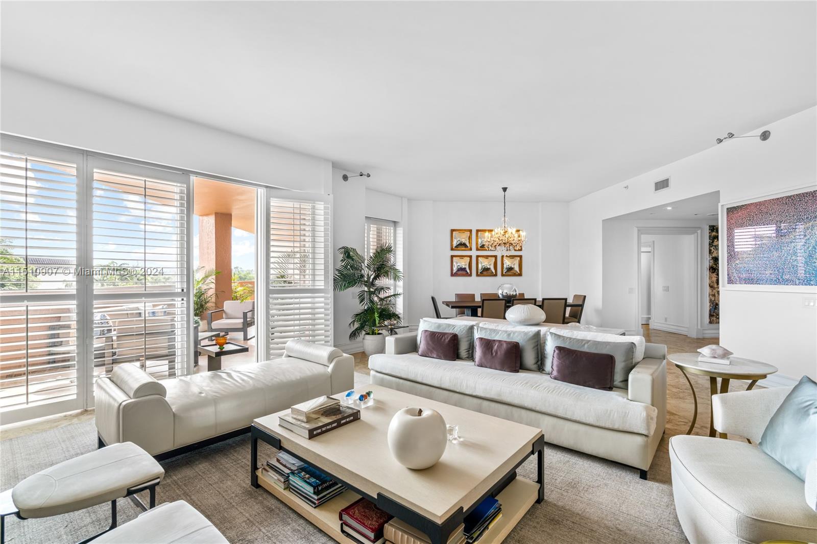 10 Edgewater Dr # 3E