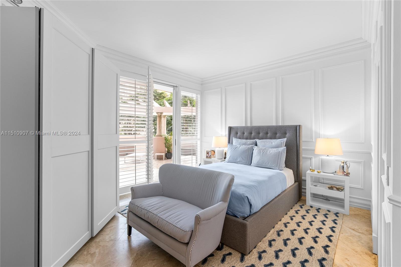 10 Edgewater Dr # 3E