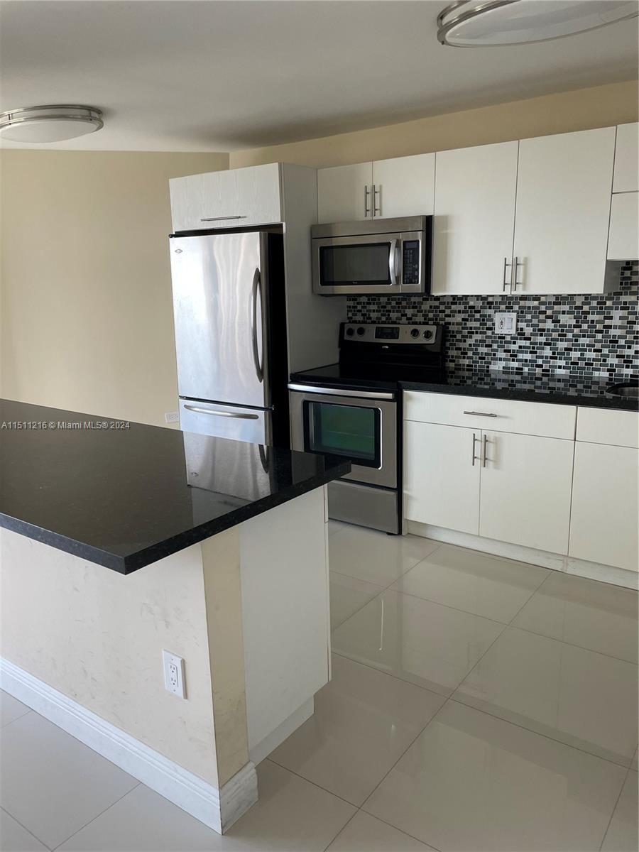 7135 Collins Ave # 832
