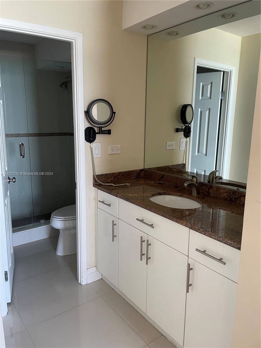7135 Collins Ave # 832