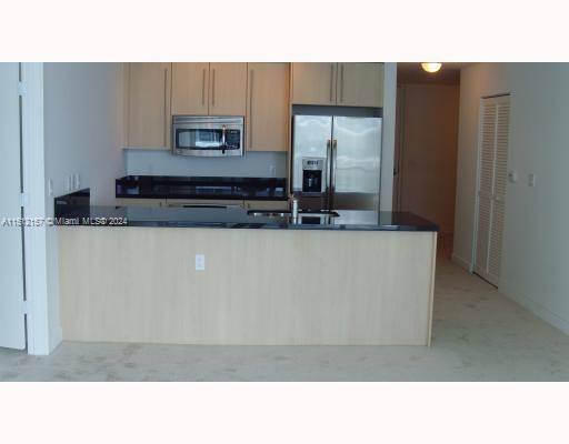 1750 N Bayshore Dr # 5606