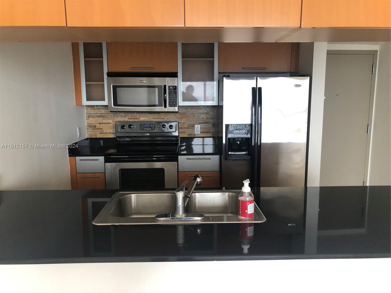 1750 N Bayshore Dr # 5606