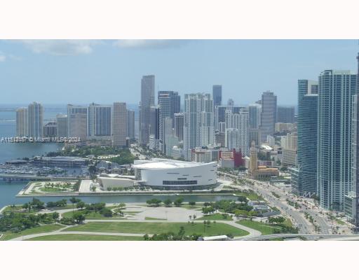 1750 N Bayshore Dr # 5606