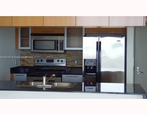 1750 N Bayshore Dr # 5606