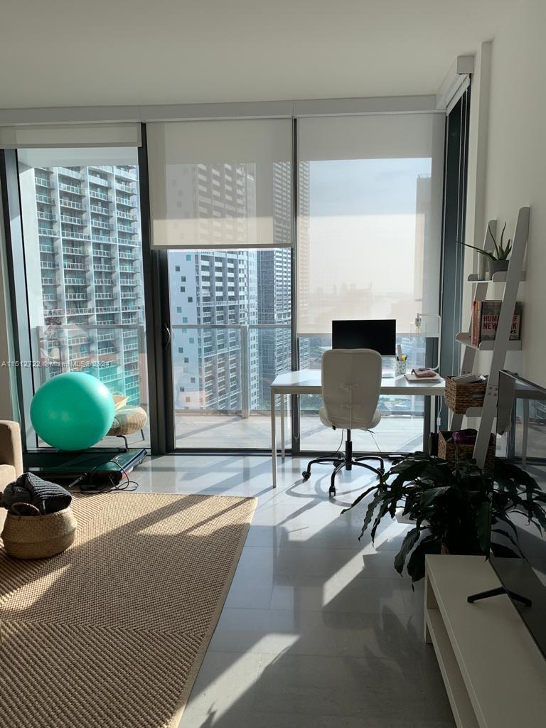 68 SE 6th St # 2305