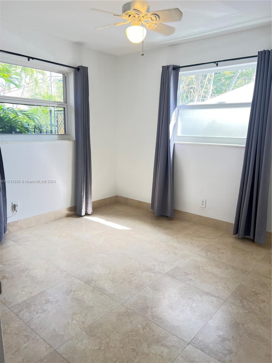 3050 VIRGINIA ST Unit: Front