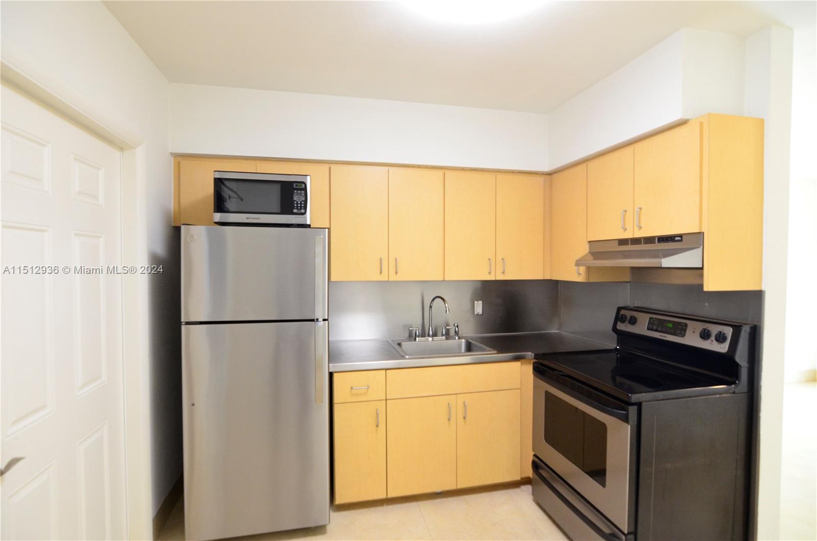 3050 VIRGINIA ST Unit: Front