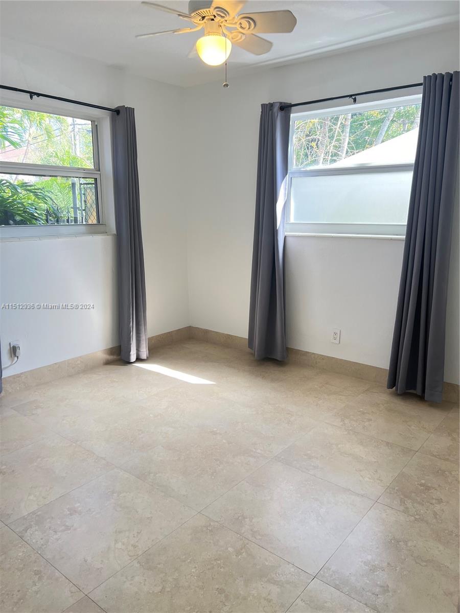 3050 VIRGINIA ST Unit: Front