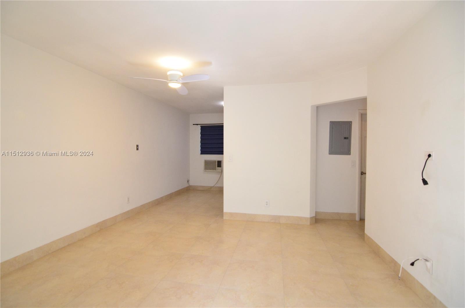 3050 VIRGINIA ST Unit: Front