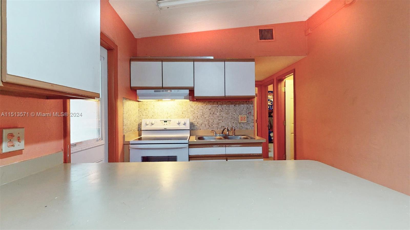 421 SW 8th Ave