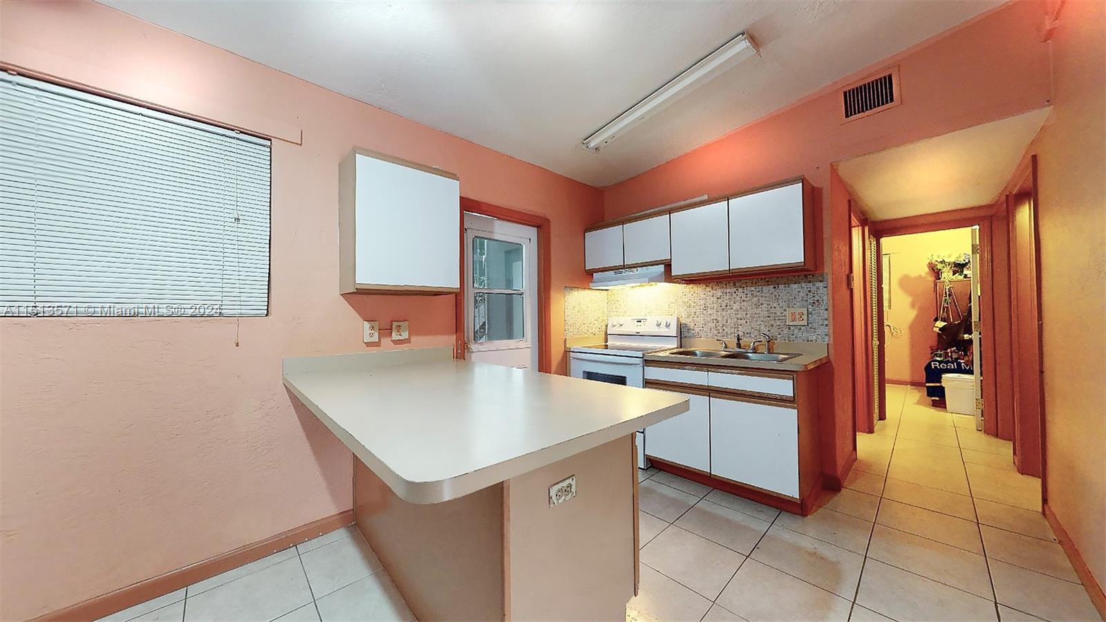 421 SW 8th Ave