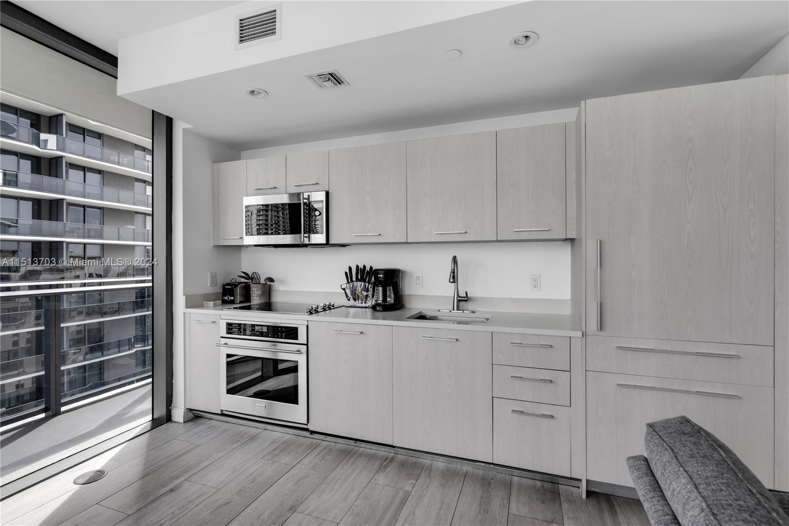 55 SW 9th St # 3501