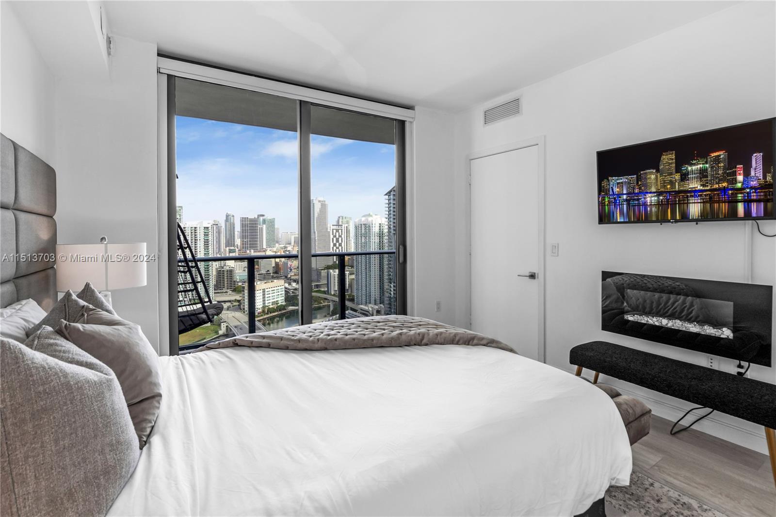 55 SW 9th St # 3501