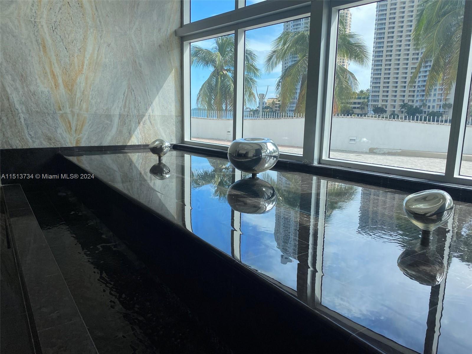325 S Biscayne Blvd # 1520