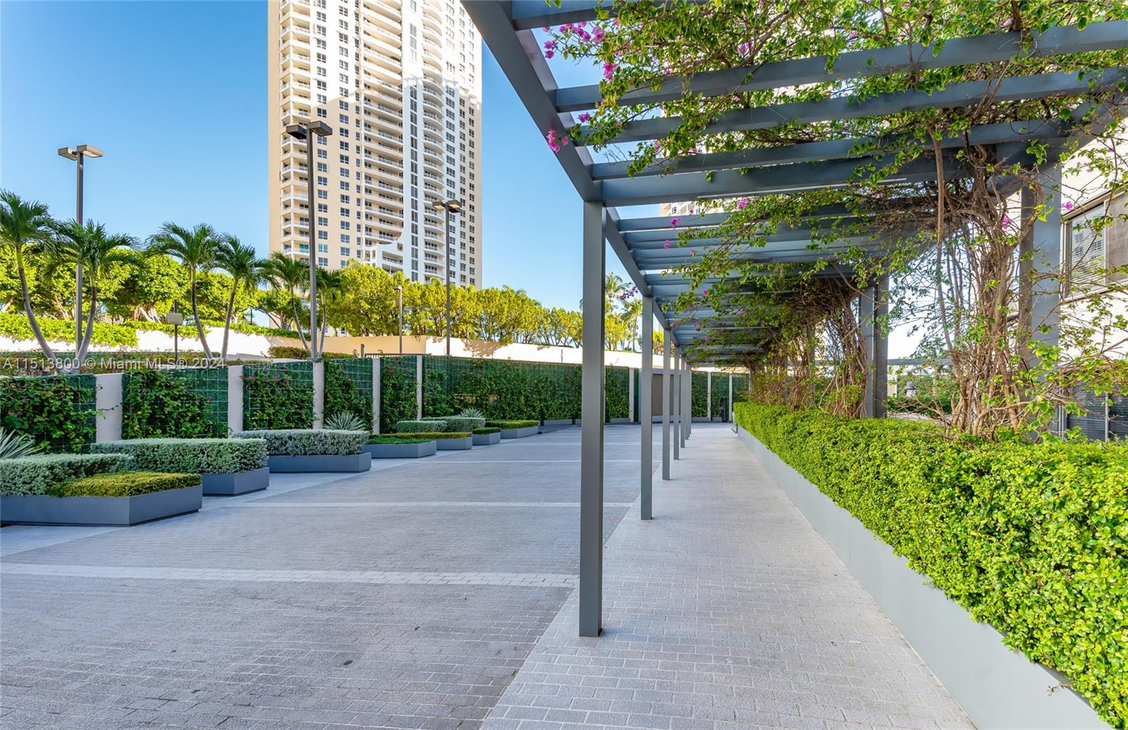 540 Brickell Key Dr # 905