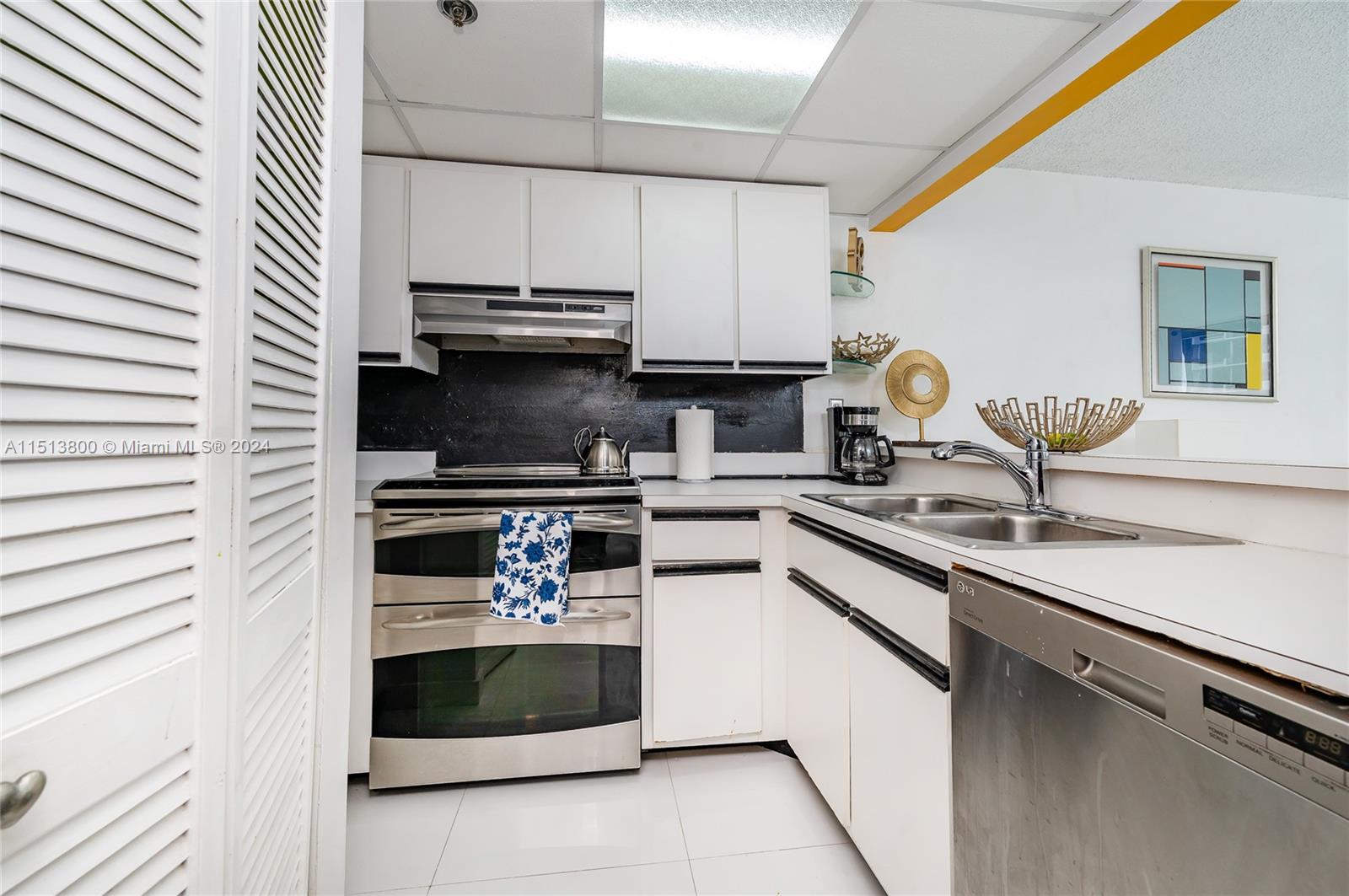 540 Brickell Key Dr # 905