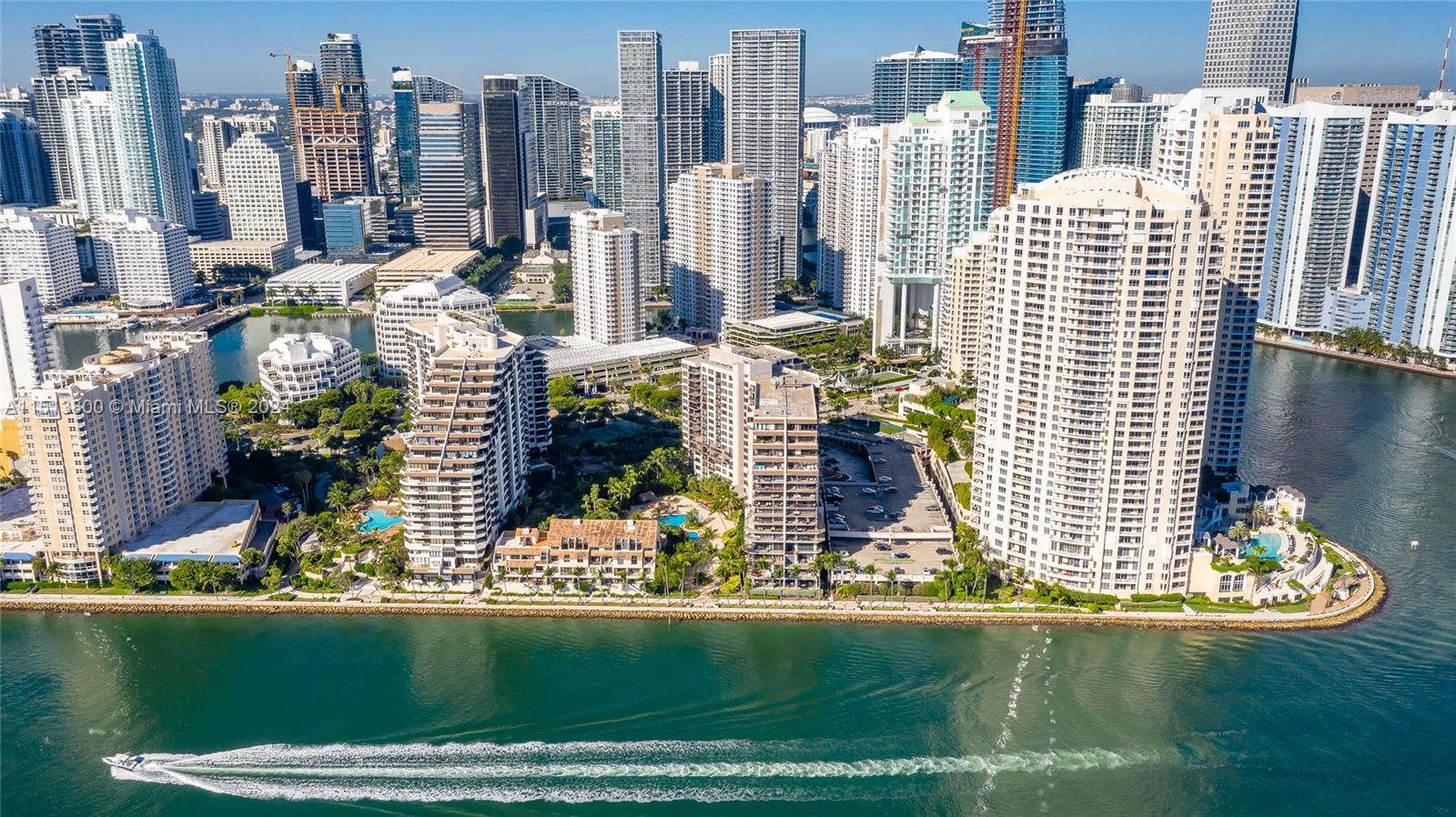 540 Brickell Key Dr # 905