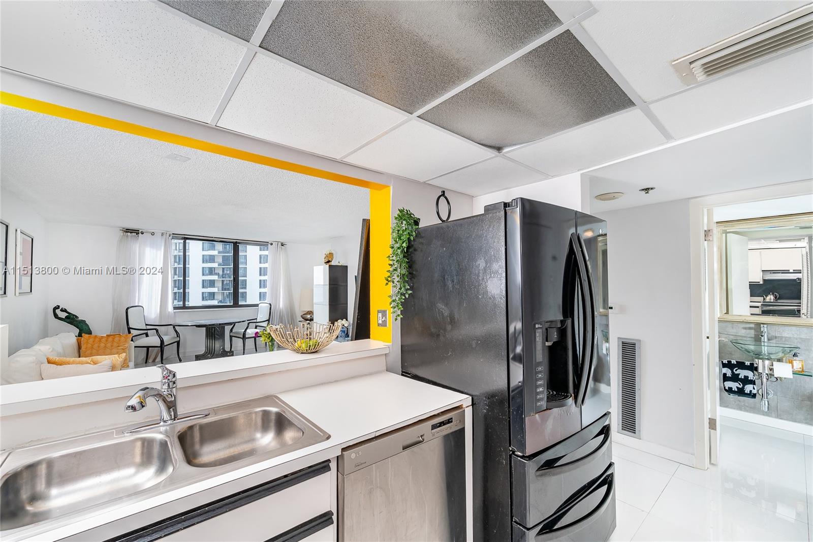 540 Brickell Key Dr # 905