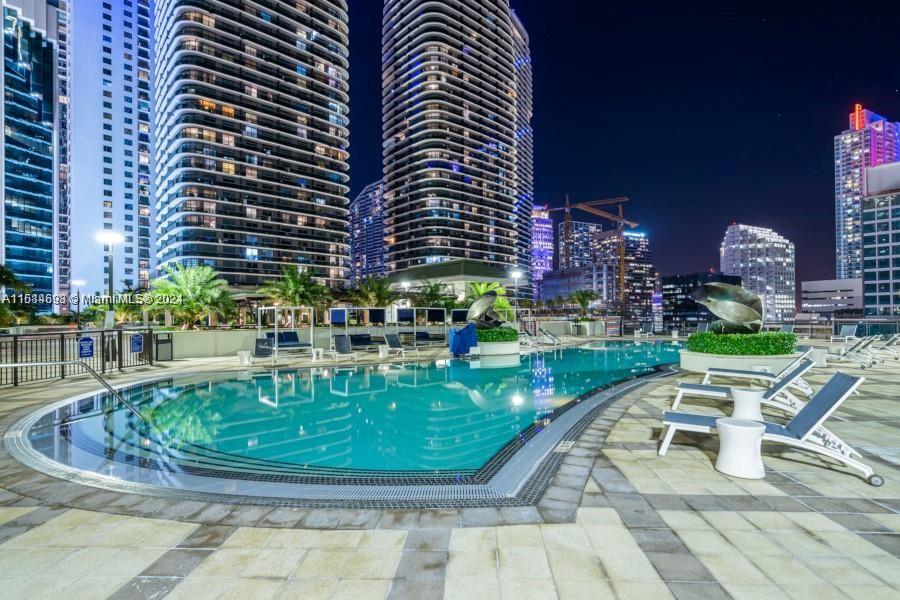 999 SW 1st Ave # 2410