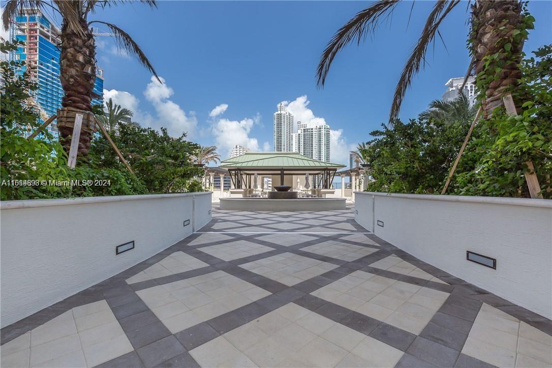 999 SW 1st Ave # 2410