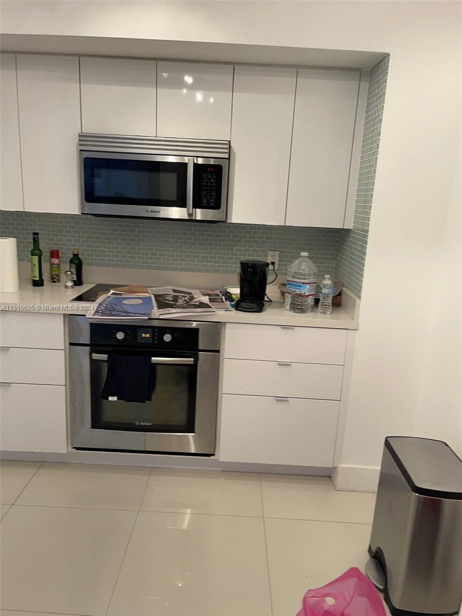 9801 Collins Ave # 11I
