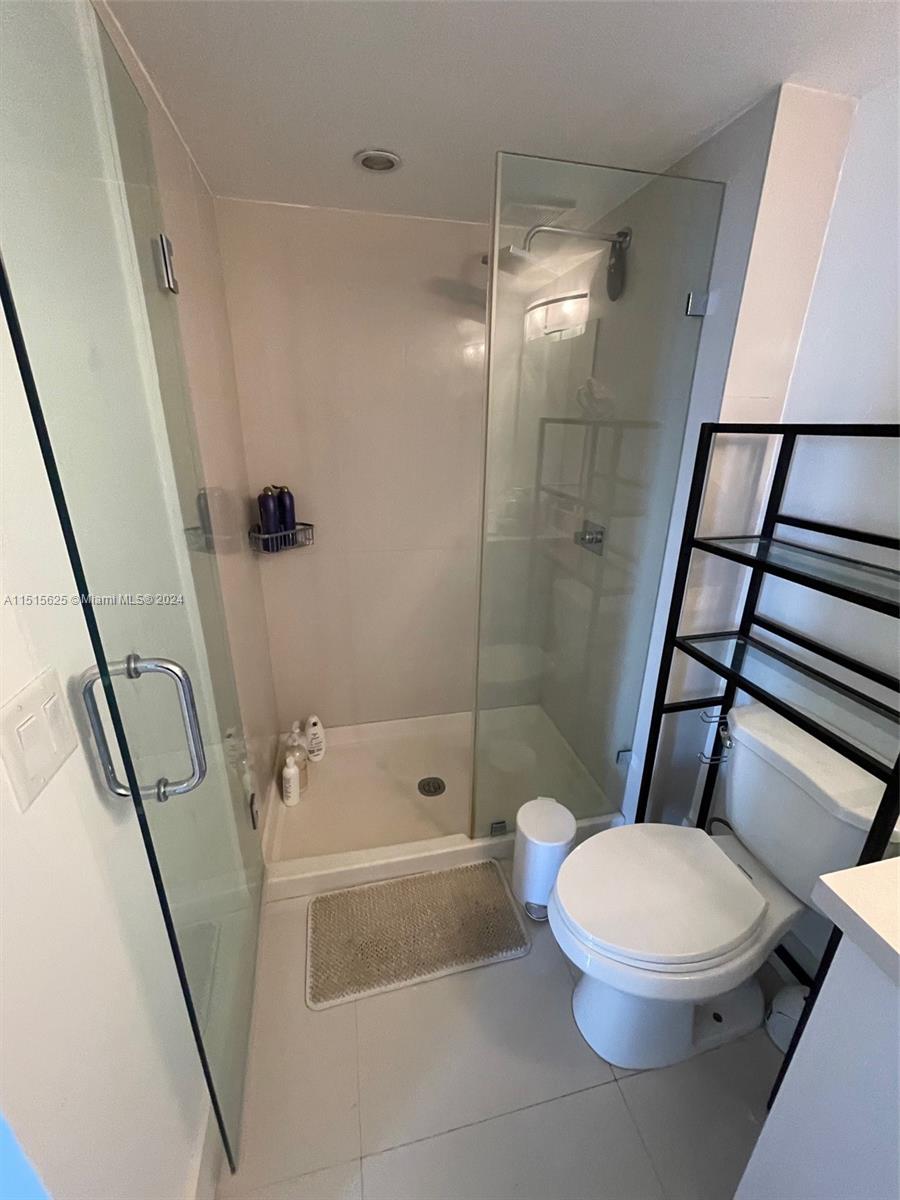 9801 Collins Ave # 11I