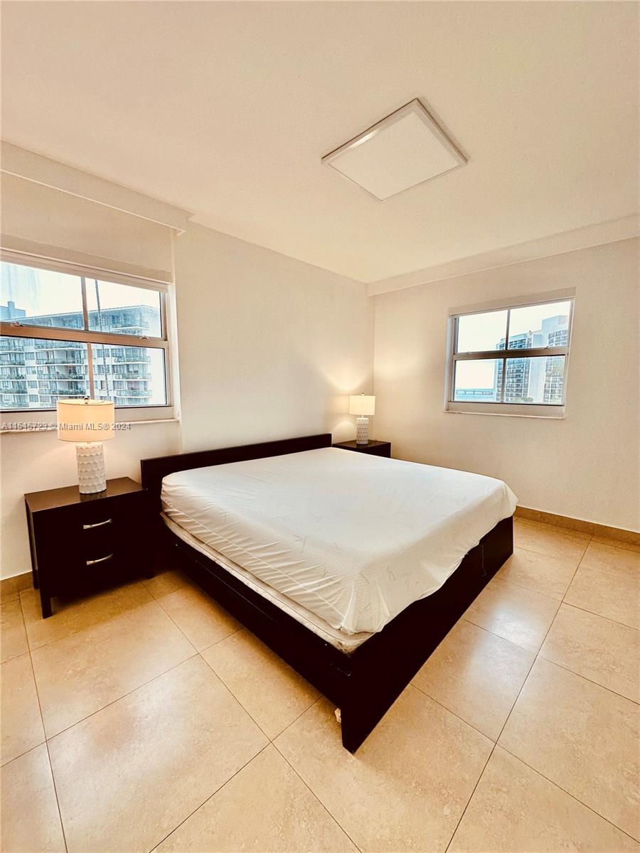 185 SE 14th Ter # 904