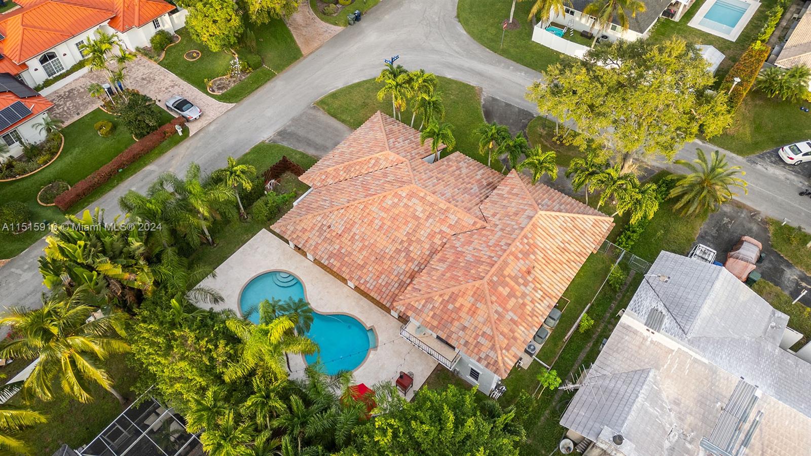 5620 SW 58th Pl