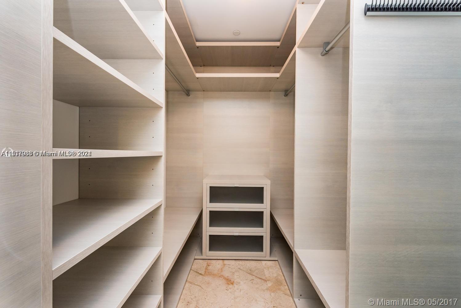 68 SE 6th St # 3409
