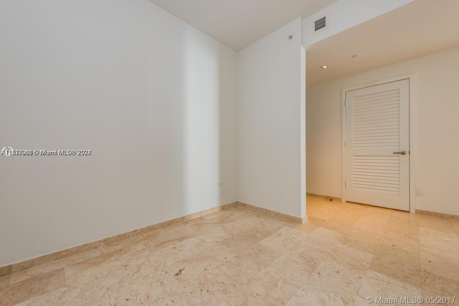 68 SE 6th St # 3409