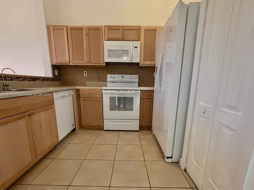 2811 SE 17th Ave # 208