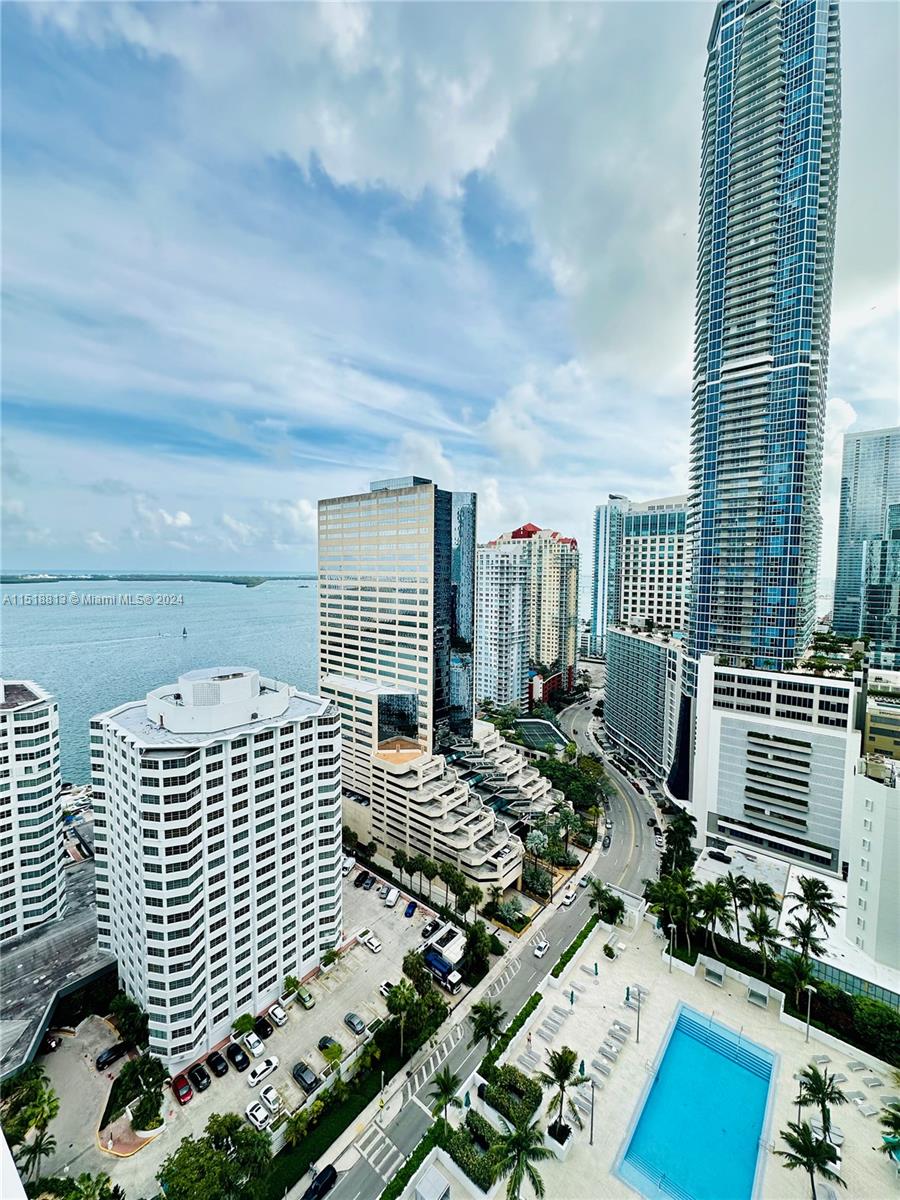 950 Brickell Bay Dr # 2807