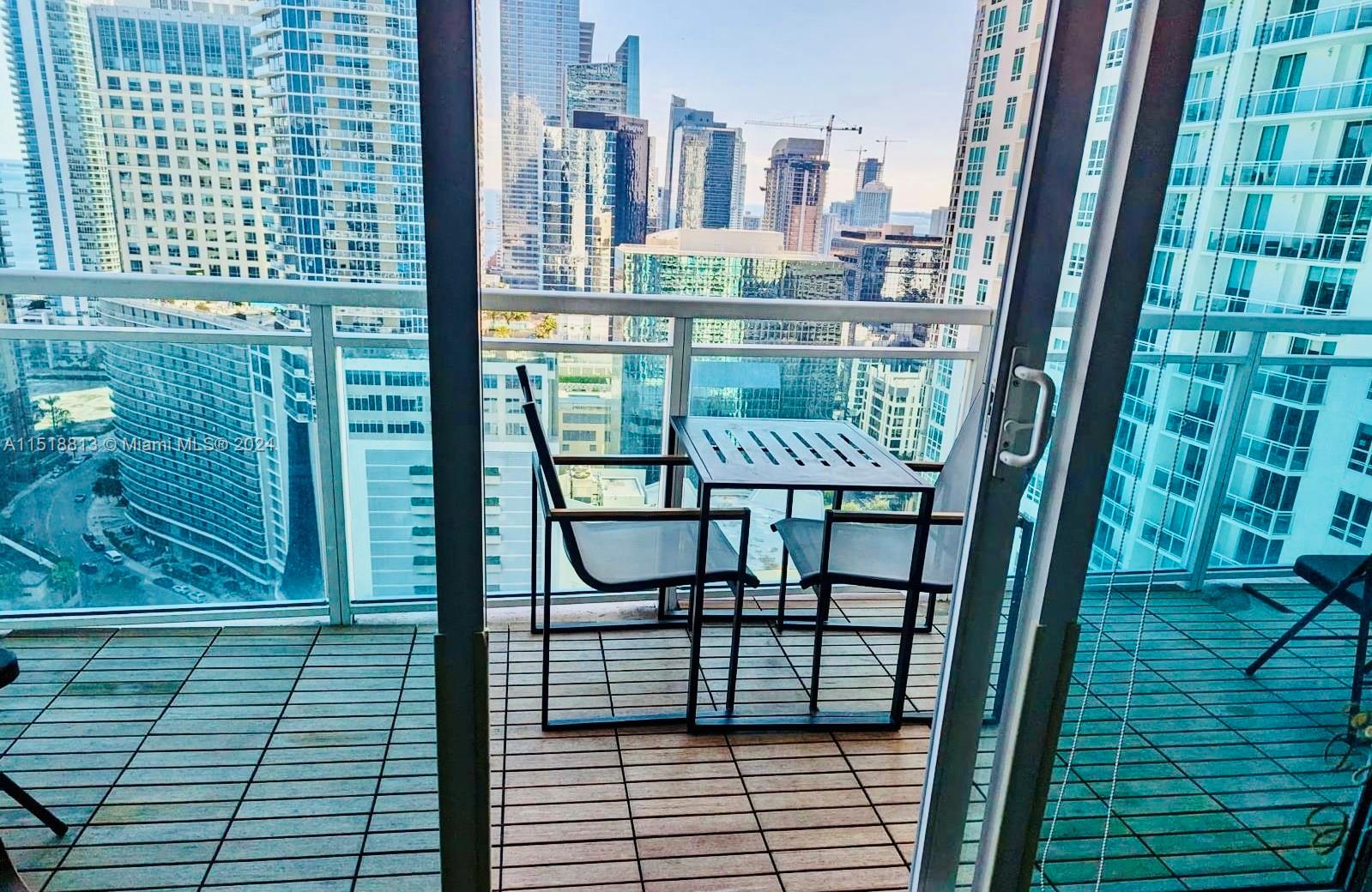 950 Brickell Bay Dr # 2807